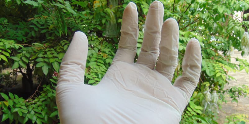 Advantages of wearing disposable gloves